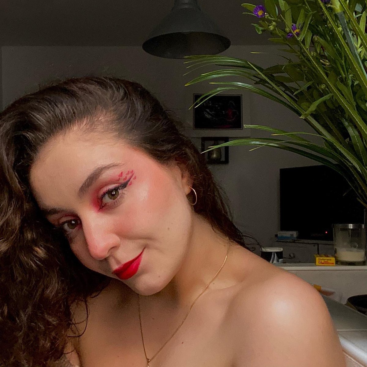 aline_plt's tweet photo. Jvais les mettre partout je suis fière. #makeup https://t.co/WJEEtBIreq