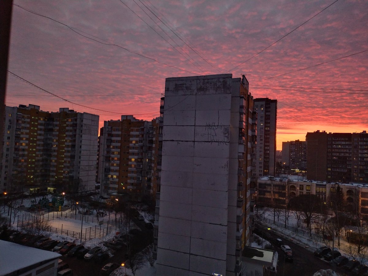 Ну вот я и остался один.
Держите закат что-ли
Всех с праздником.
