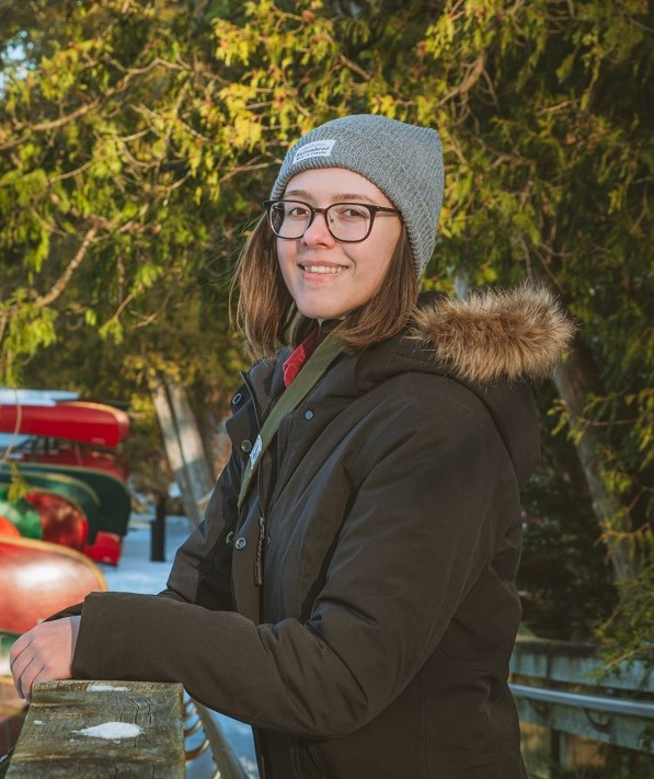 Antler River Poetry (@poetrylondon_ca) on Twitter photo Local opener #KitRoffey will join <a href="/SileEnglert/">Síle Englert</a> & <a href="/jason_heroux/">Jason Heroux</a>!
Kit Roffey (They/Them) is a student @huronatwestern and won the 2021 <a href="/poetrylondon_ca/">Antler River Poetry</a> contest. Their work appears in <a href="/PrairieFireMag/">Prairie Fire Magazine</a> and #StratfordQuarterly.
Digital event: YouTube Feb 16 @ 7:00pm EST #ldnont Local opener #KitRoffey will join <a href="/SileEnglert/">Síle Englert</a> & <a href="/jason_heroux/">Jason Heroux</a>!
Kit Roffey (They/Them) is a student @huronatwestern and won the 2021 <a href="/poetrylondon_ca/">Antler River Poetry</a> contest. Their work appears in <a href="/PrairieFireMag/">Prairie Fire Magazine</a> and #StratfordQuarterly.
Digital event: YouTube Feb 16 @ 7:00pm EST #ldnont