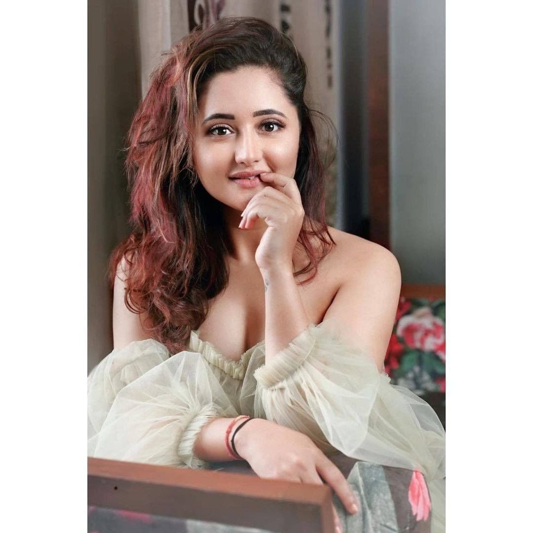 Rashami tried wishing Valentine’s Day to everyone n ended up cracking 😍😂❤️ 

#RashamiDesai 
#Rashamians 
#HappyValentinesDay ❤️ pic.x.com/sTLBGDL6oK                           #Happybirthdaybirthdaydear 💝