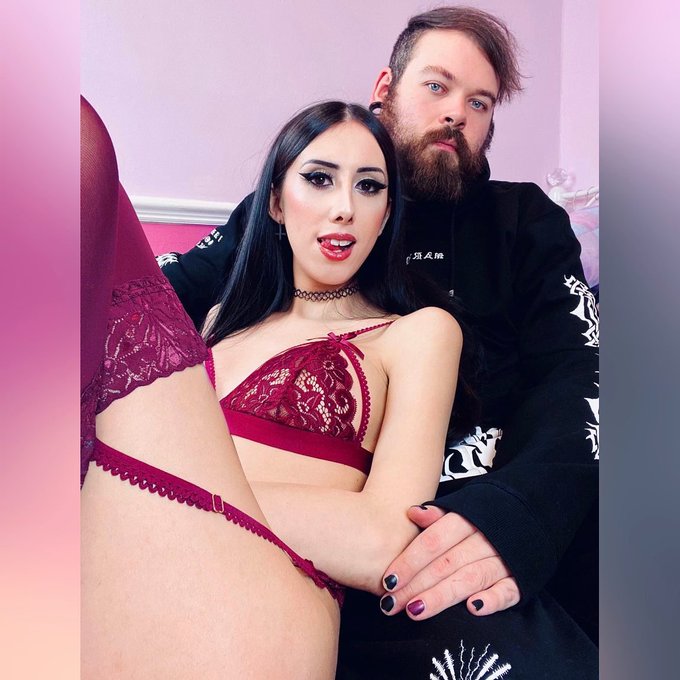 Happy Valentine&rsquo;s Day 🥰 https://t.co/5HCkkLqFqm