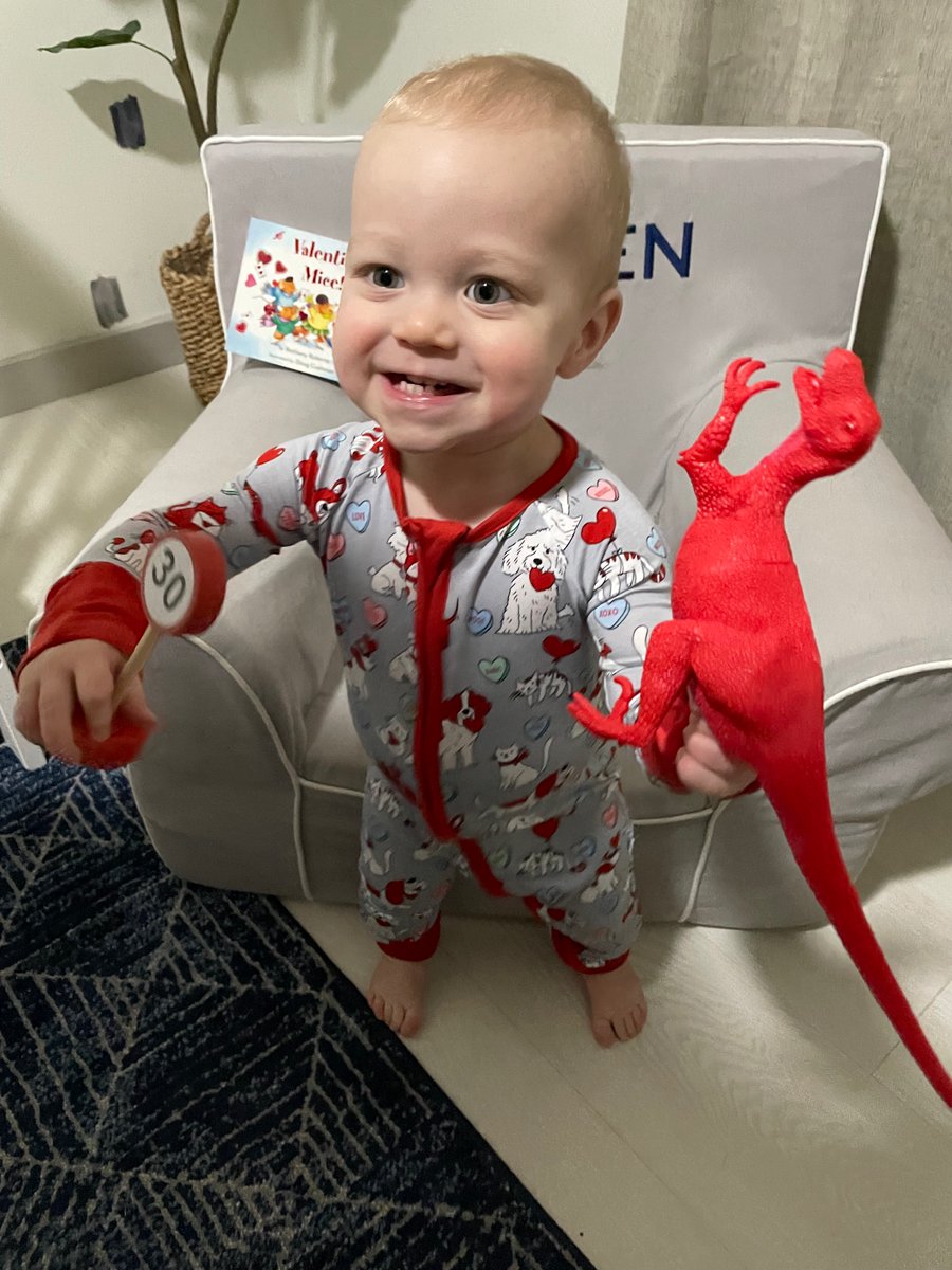 _ericanr's tweet photo. My valentine is cuter than yours 🥺 https://t.co/fCTNRQXNg2