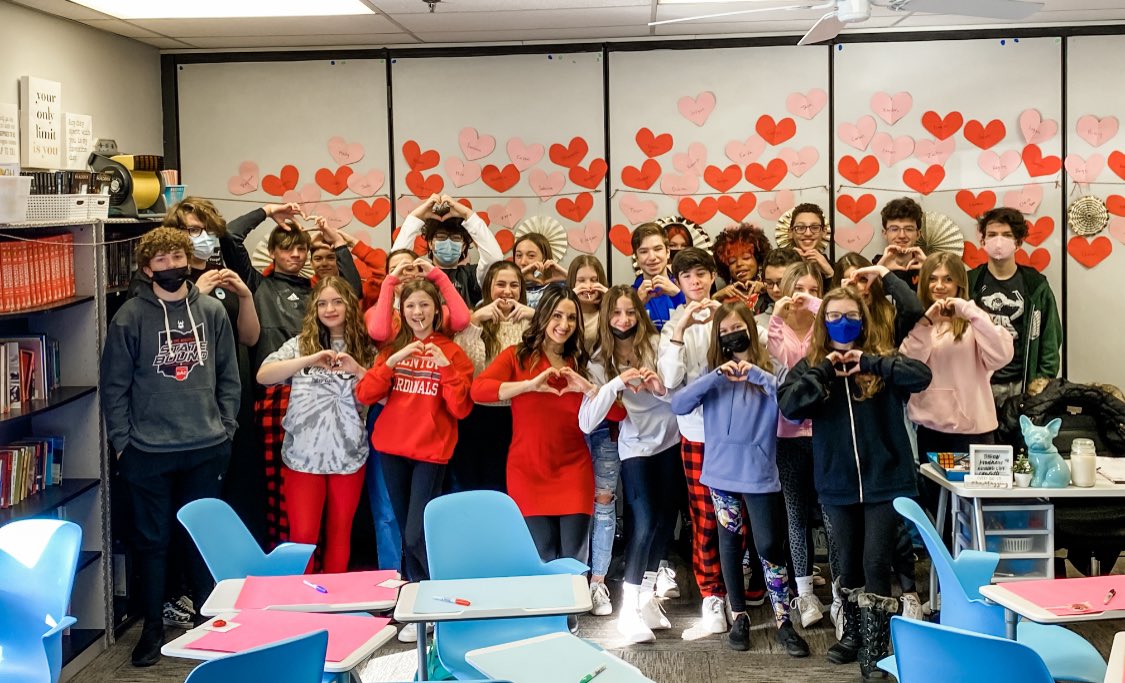 MsJessicaSines's tweet image. Spreading love today ❤️#CompassionProject #WeAreMemorial