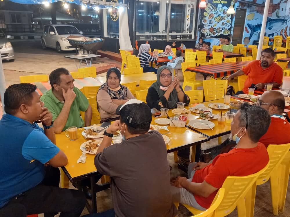 Tqvm jd temerloh &amp; team kerana lawatan ke Trg ...sebagai mantan jd temerloh saya amat gembita kerana sempat beramah mesra dgn ex staff saya ...bersama kita teruskan kecemerlangan Jkr💖💖💖💖