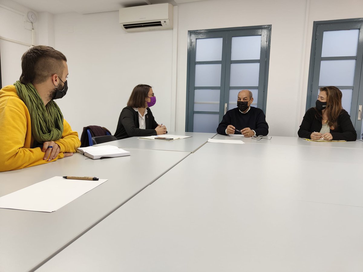 FonsCatala's tweet photo. 🔶El divendres la #CCASPS es va reunir amb el Delegat del Front Polisario a #Catalunya, Abidin Bucharay, per traslladar la solidaritat del municipalisme català amb el Poble Saharauí, i el compromís per aconseguir una resolució pacífica del conflicte.
👉https://t.co/8l5IUoBjK0 https://t.co/mvw1naedla