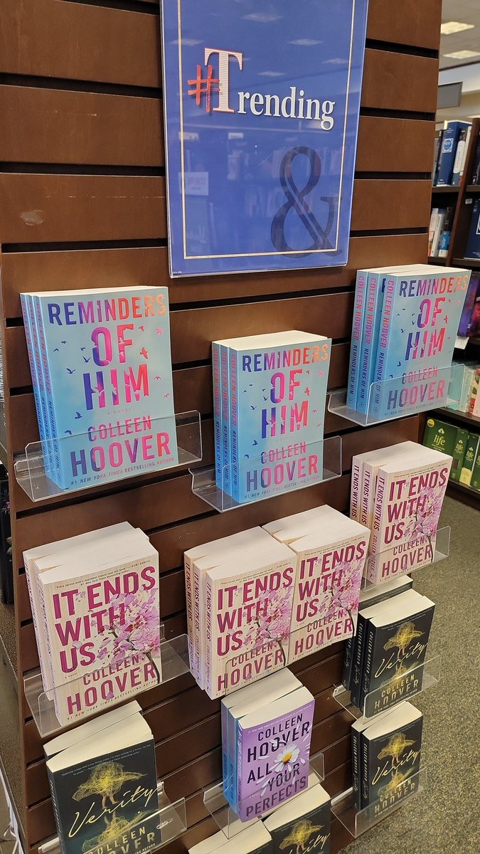 Colleen Hoover's newest book is on out shelf and is a great Valentines Day gift for someone you love or for yourself!

#ColleenHoover #RemindersOfHim #Trending #BNBuzz #BNMagic #BNBookFun #OurBN