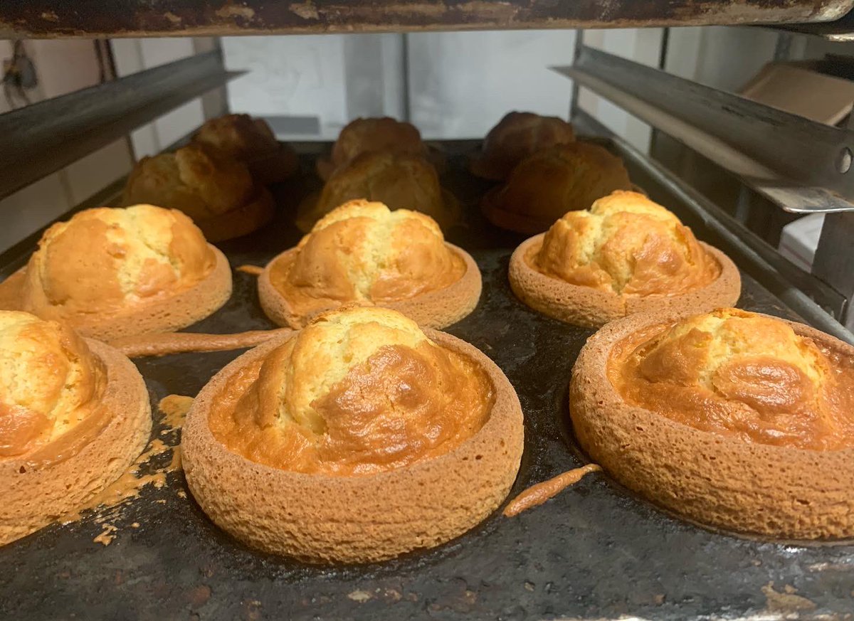 _TheDiningCar's tweet image. Oh baby, look at these corn muffins! #meetmeatthecar #bestintown #getinmybelly