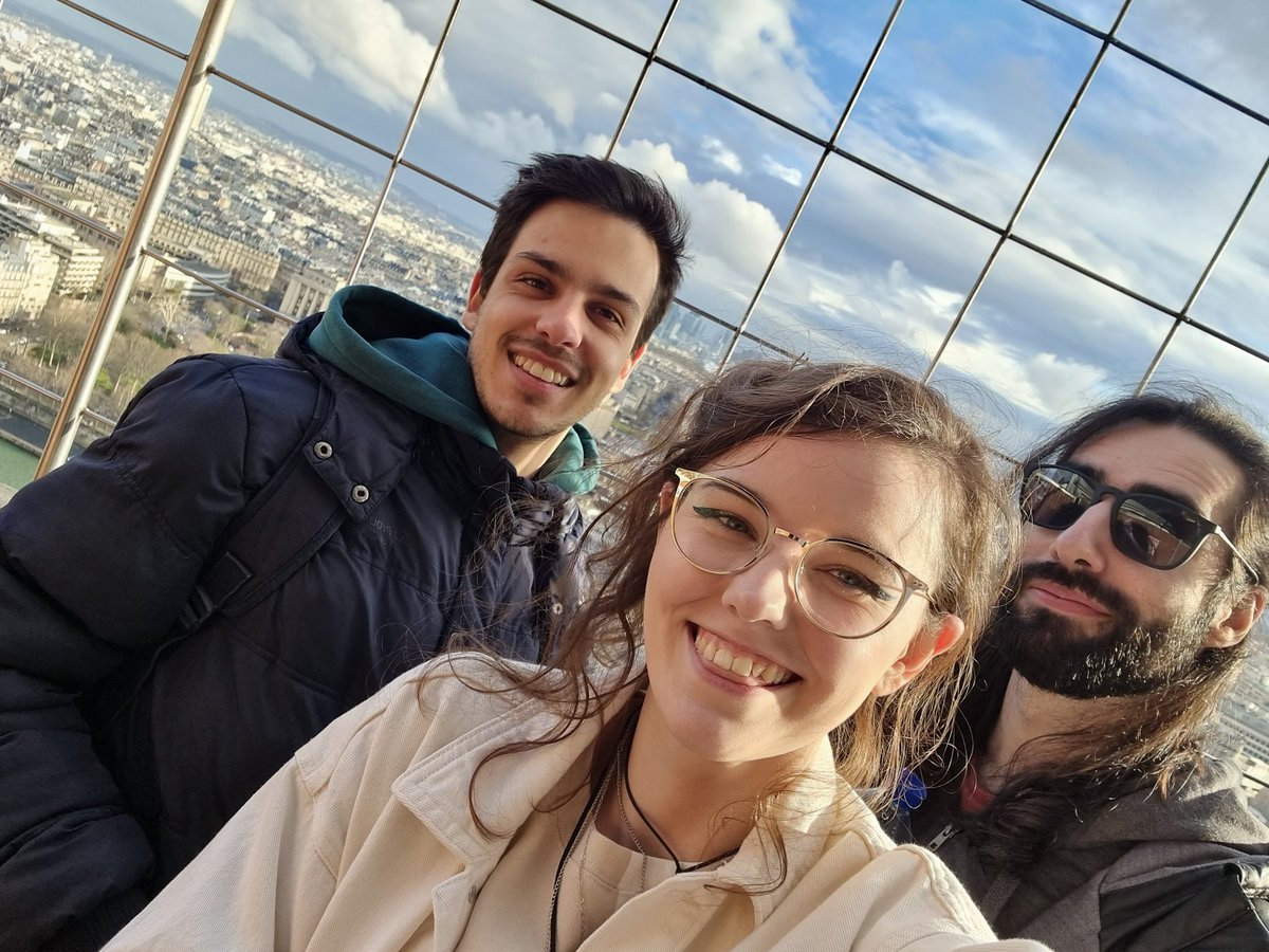 When you're in Paris with your #WoW guildies for Valentine's Day. 🗼 #EiffelinLove