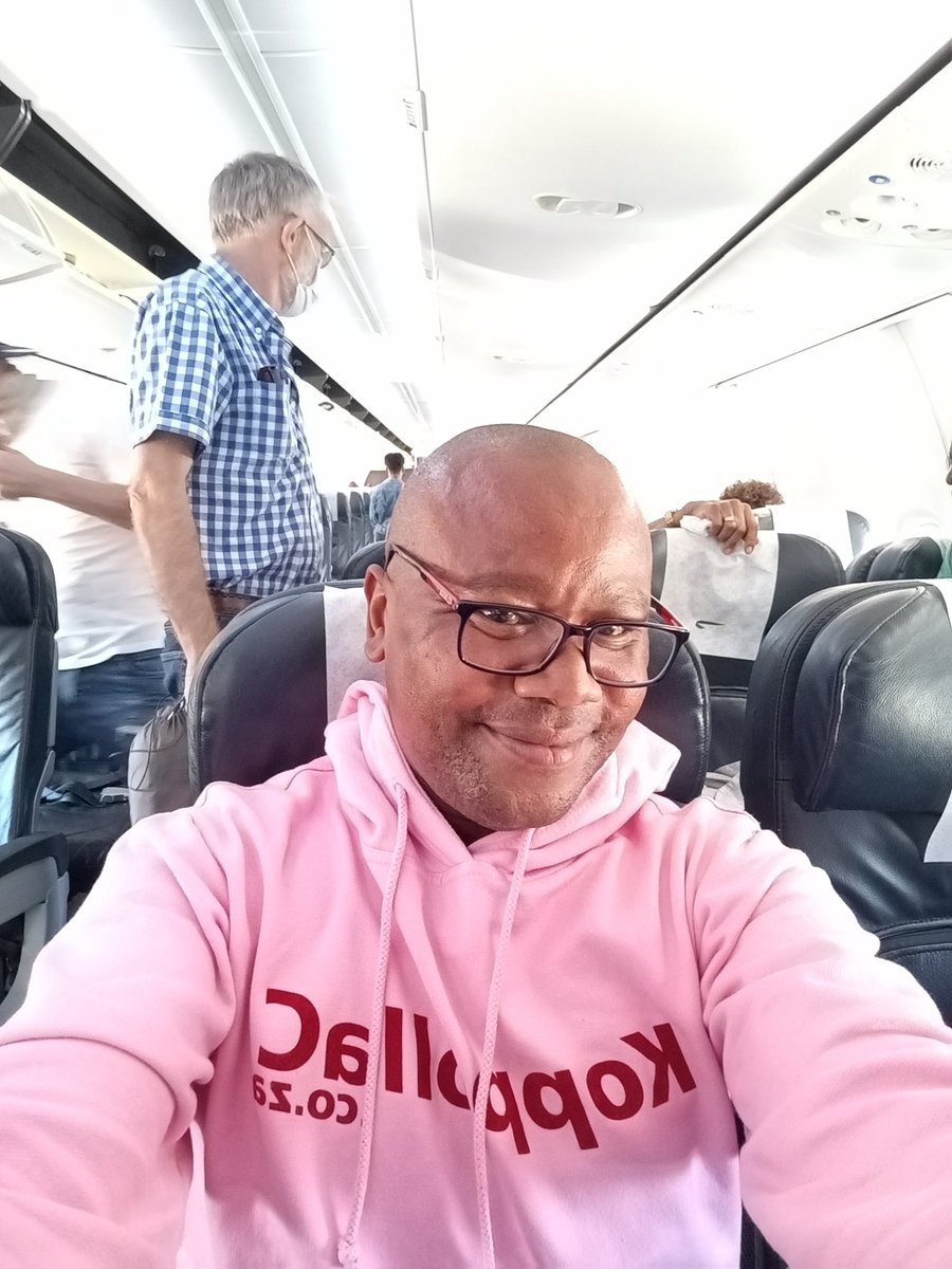 DQFab_ZA's tweet photo. I'm catching FLIGHTS while ya'll catching FEELINGS.

#DQFab
#HappyValentinesDay https://t.co/Hf9N3qc3mC
