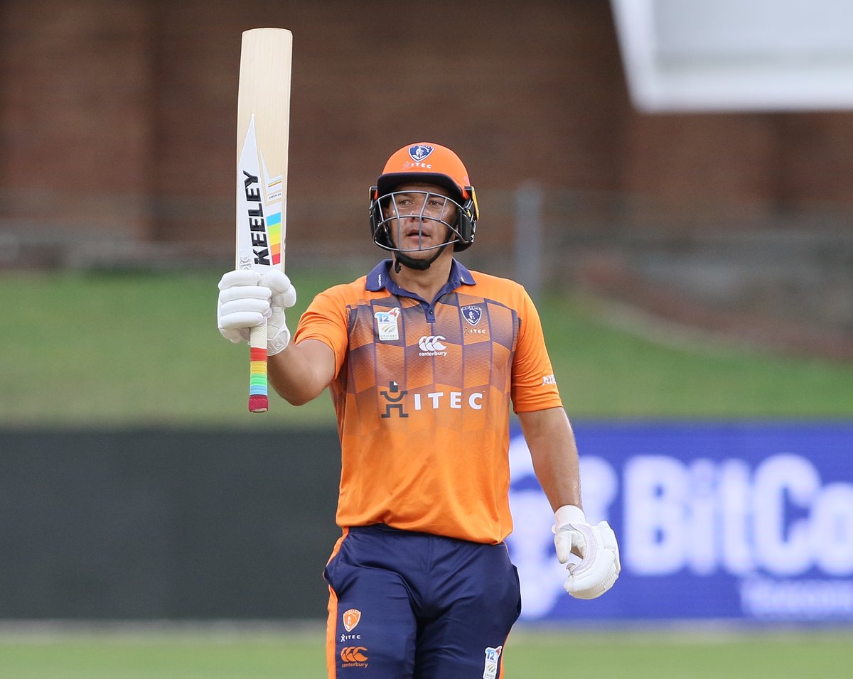 KnightsCricket's tweet photo. ๐๐ฆ๐ ๐ง๐ฎ๐ฌ ๐๐๐๐๐๐๐ก๐๐
MATCH RESULT
ITEC KNIGHTS WIN BY 9 WICKETS
Warriors | 170/5 - 20 overs
Snyman - 2/23
Coetzee - 2/35
Knights | 173/1 - 18.4 overs
Snyman - 90 (52b, 10x4, 3x6)
Klijnhans - 67* (54b, 7x4, 1x6)
#BePartOfIt
#BackInOrange https://t.co/2yQKd7z621