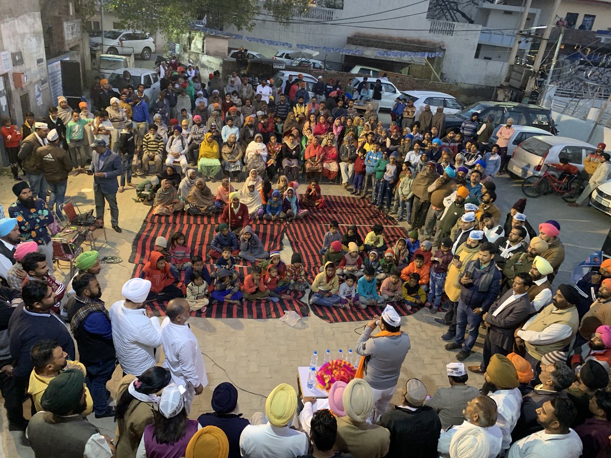 AapAkhilesh_'s tweet photo. पंजाब के डेरा बस्सी विधानसभा में कई जगहों पर नुक्कड़ सभा कर क्षेत्र के सम्मानित निवासियों को दिल्ली के माननीय मुख्यमंत्री @ArvindKejriwal जी के दिल्ली मॉडल से अवगत कराया। 

प्रत्याशी कुलवंत सिंह रंधावा जी के लिए वोट मांगे। https://t.co/tpuTovNMMl