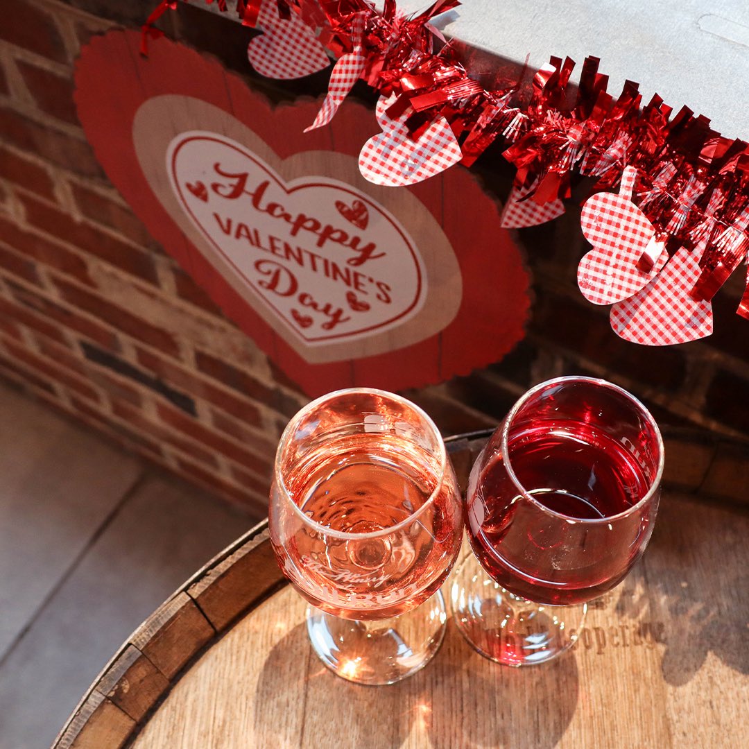 Love the wine you’re with💓🍷 Happy Valentine’s Day!