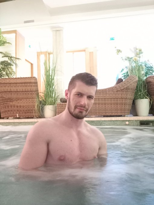 It s official , i will be  in london between 4  and 13 march   who would you like to see with me to make