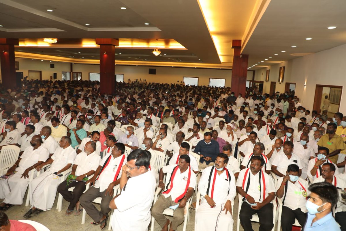 எதிர்வருகின்ற நகர்ப்புற உள்ளாட்சி தேர்தலில் திருப்பூர் மாநகராட்சியில் இரட்டை இலைச் சின்னத்தில் போட்டியிடும் கழக வேட்பாளர்களை ஆதரித்து முன்னாள் முதலமைச்சரும் சட்டப்பேரவை எதிர்க்கட்சித் தலைவரும் கழக இணை ஒருங்கிணைப்பாளருமான <a href="/EPSTamilNadu/">Edappadi K Palaniswami-SayYEStoWomenSafety&AIADMK</a> அவர்கள் தேர்தல் பரப்புரை மேற்கொண்டார்.