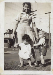 evelazarus's tweet photo. I don't usually get to break a news story but thanks to a lovely young woman who went looking for her Great Uncles—I can tell you the names of the #BabesintheWoods—the little boys whose skeletons were found in #StanleyPark in 1953 #solvedmurder #coldcase https://t.co/jLc4hxIRL0 https://t.co/ID3ckssSOx