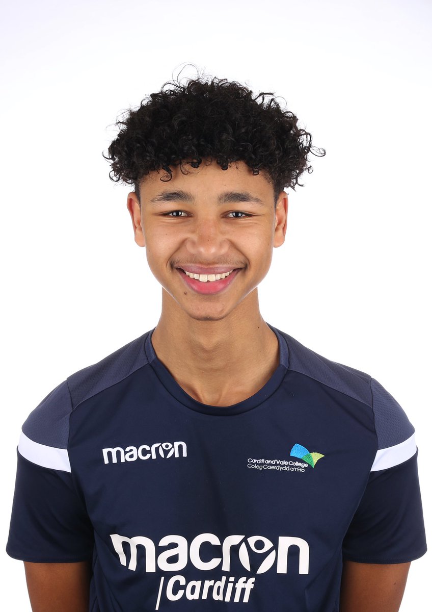 CAVCPhotography's tweet photo. Excellent work today by @CAVC BTEC Photography students who produced quality head shots for the @CAVC_Sport players/students and staff. #collaborative #partnership #working #sports #photography #theresonlyonedavepoole https://t.co/O1PFWS6F7U