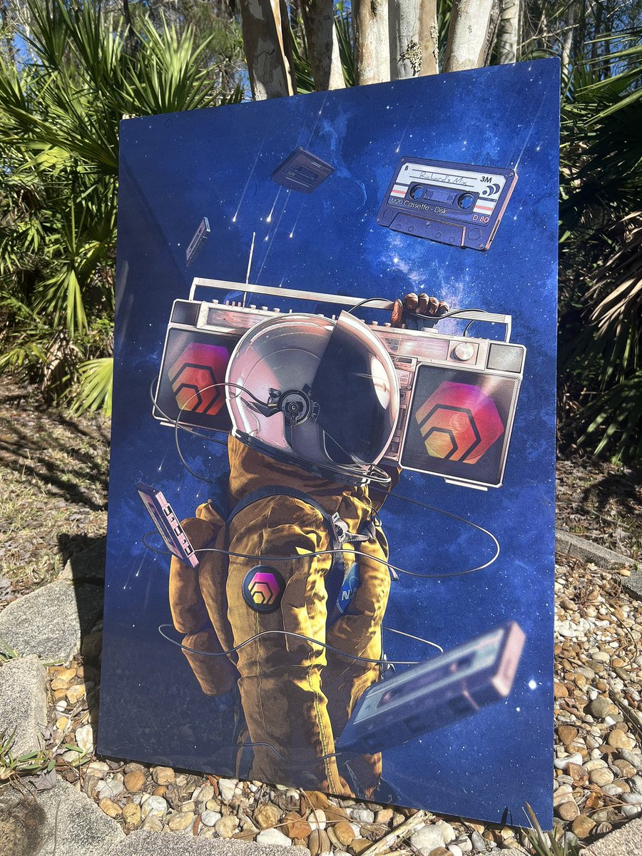 LynxCollection's tweet photo. I had some #hexicans ask for some additional photos. It’s super difficult to capture the beauty of it in person without getting the reflection. I think this photo captures it quite well

https://t.co/dMxQ7E5Ekp

$hex #PulseChain @RichardHeartWin https://t.co/J9zNeSFAi7