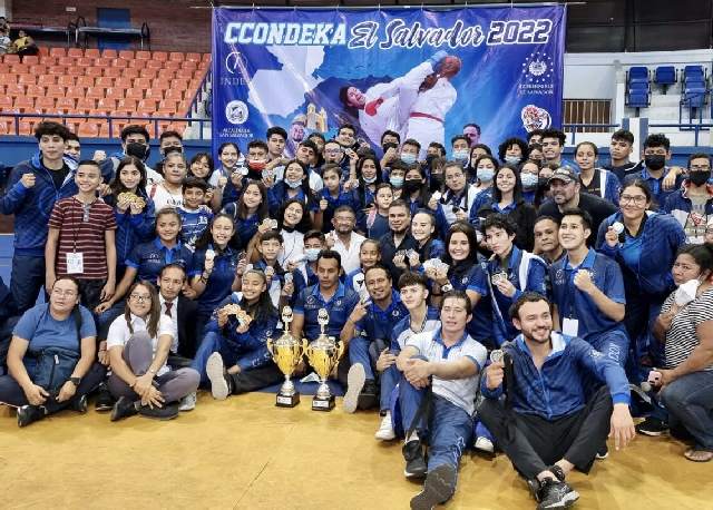mrprepor's tweet photo. El Salvador se coronó campeón Centroamericano de karate do
https://t.co/YJxiimd95u
#karate #elsalvador #centroamericano #mrprepor #ccondeka https://t.co/dQaPz9VVR3