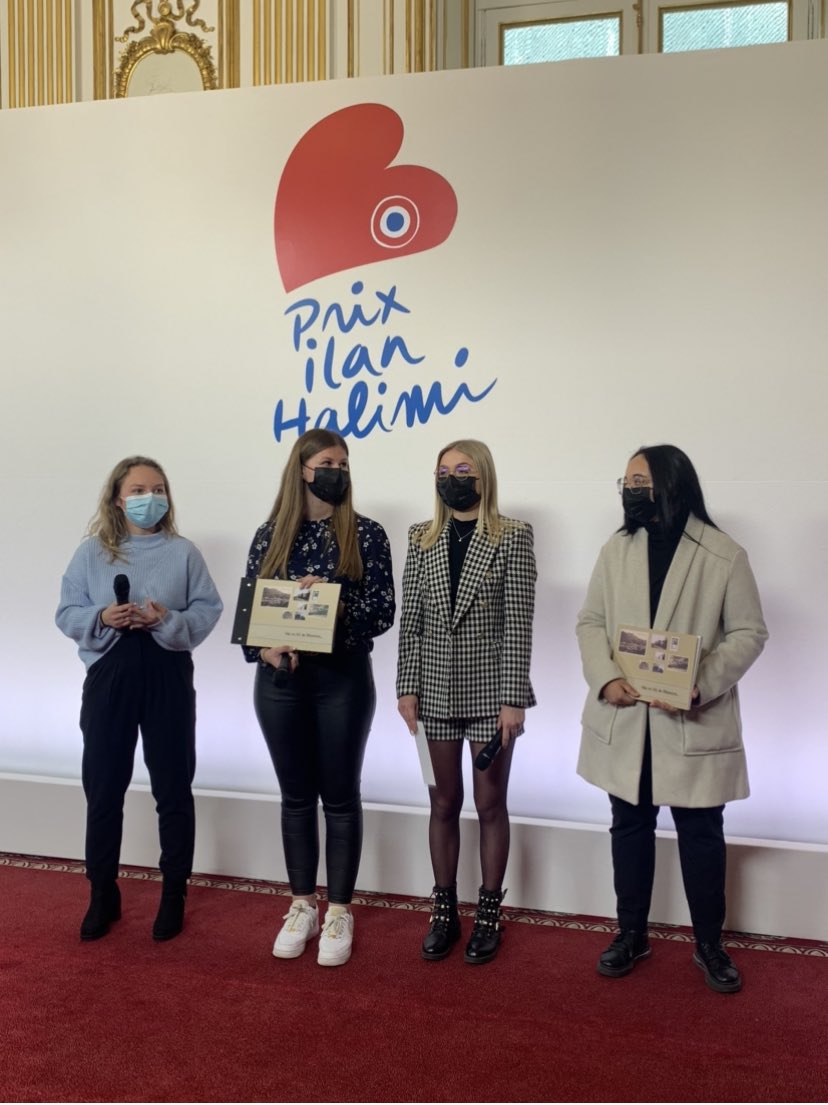 DILCRAH's tweet photo. Ce matin, le Premier ministre a remis le #PrixIlanHalimi, qui récompense le travail collectif de jeunes de moins de 25 ans, ayant réalisé une action visant à lutter contre le #racisme et l’#antisémitisme. Trois projets innovants et porteurs d’espoir ont ainsi été mis à l’honneur. https://t.co/tltDKVJPZb