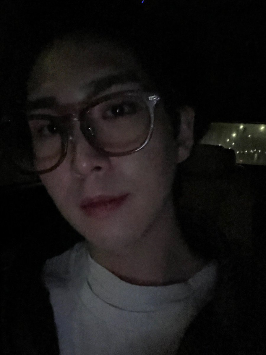 oyoy6200's tweet image. [#SHINWON] Going home from work~~~~ everyone you've worked hard, you've worked hard today too~~