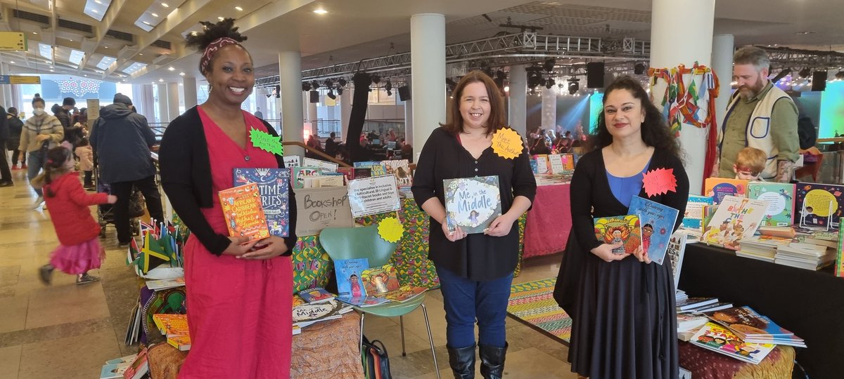 Carnival vibe today for book signings of African & Caribbean Folktales Myths & Legends, with authors Desiree Bashi & Annette Demetriou ❤ @southbankcentre @thisisbooklove #booklovers #booklovecarnival