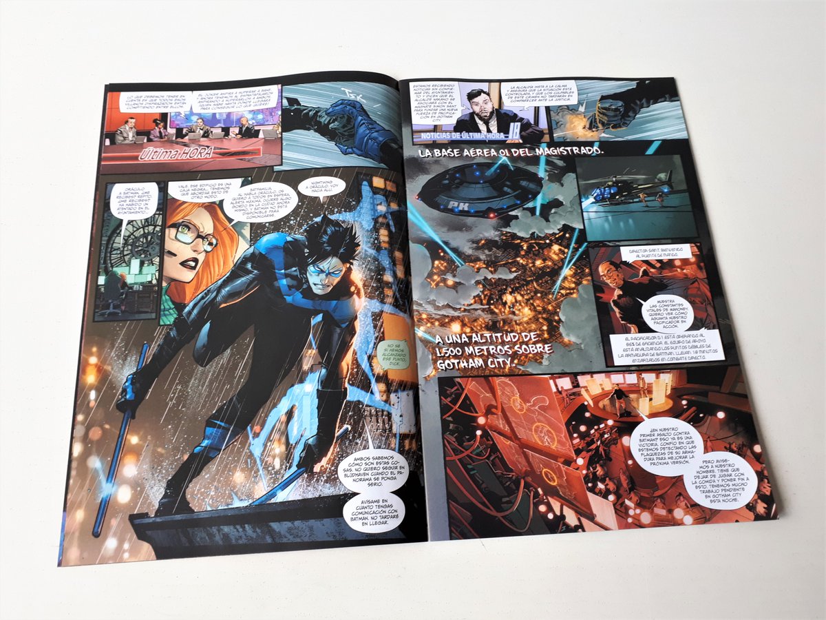 eccediciones's tweet photo. En #Batman 5/118 se libra una pelea sin límites en el corazón de #Gotham. ¡El #HombreMurciélago contra el #Pacificador01! Además, el plan maestro de #SimonSaint se hace realidad y el #Instigador se enfrenta a #Ghostmaker en la historia de complemento.
🦇https://t.co/bHcnsSyRCz https://t.co/fjtCEcOvbX