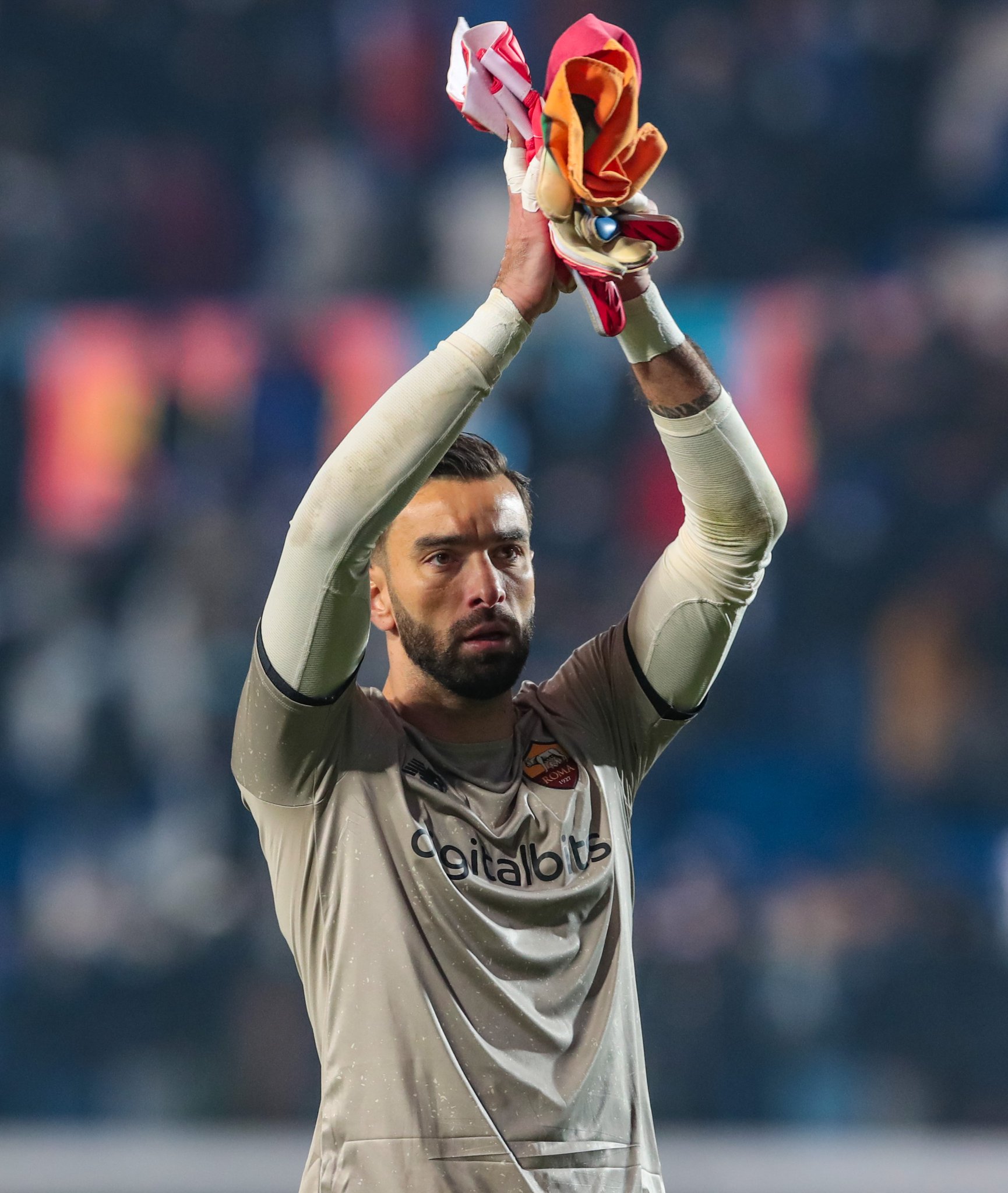  3 4    Happy birthday, Rui Patrício  | | 