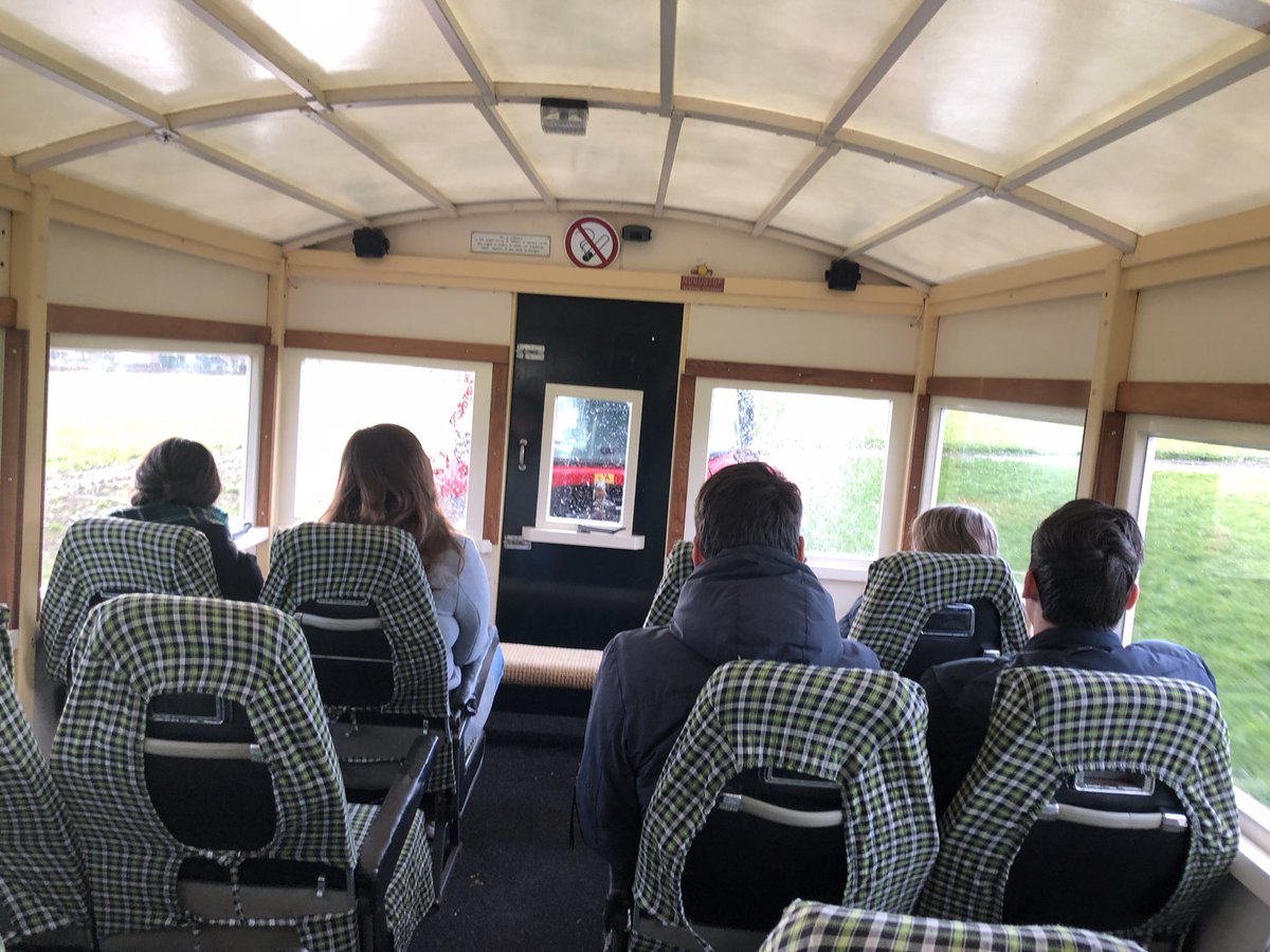 slimsteweg's tweet photo. En de tweede groep in ons leeratelier is ook van start!

Studenten uit verschillende studierichtingen @Saxion werken samen aan een opdracht van onze Proeftuin:
Wat voor plannen en initiatieven komen op ons gebied af en hoe kunnen bewoners door de bomen het bos weer gaan zien?! https://t.co/d0kWnd2DBe