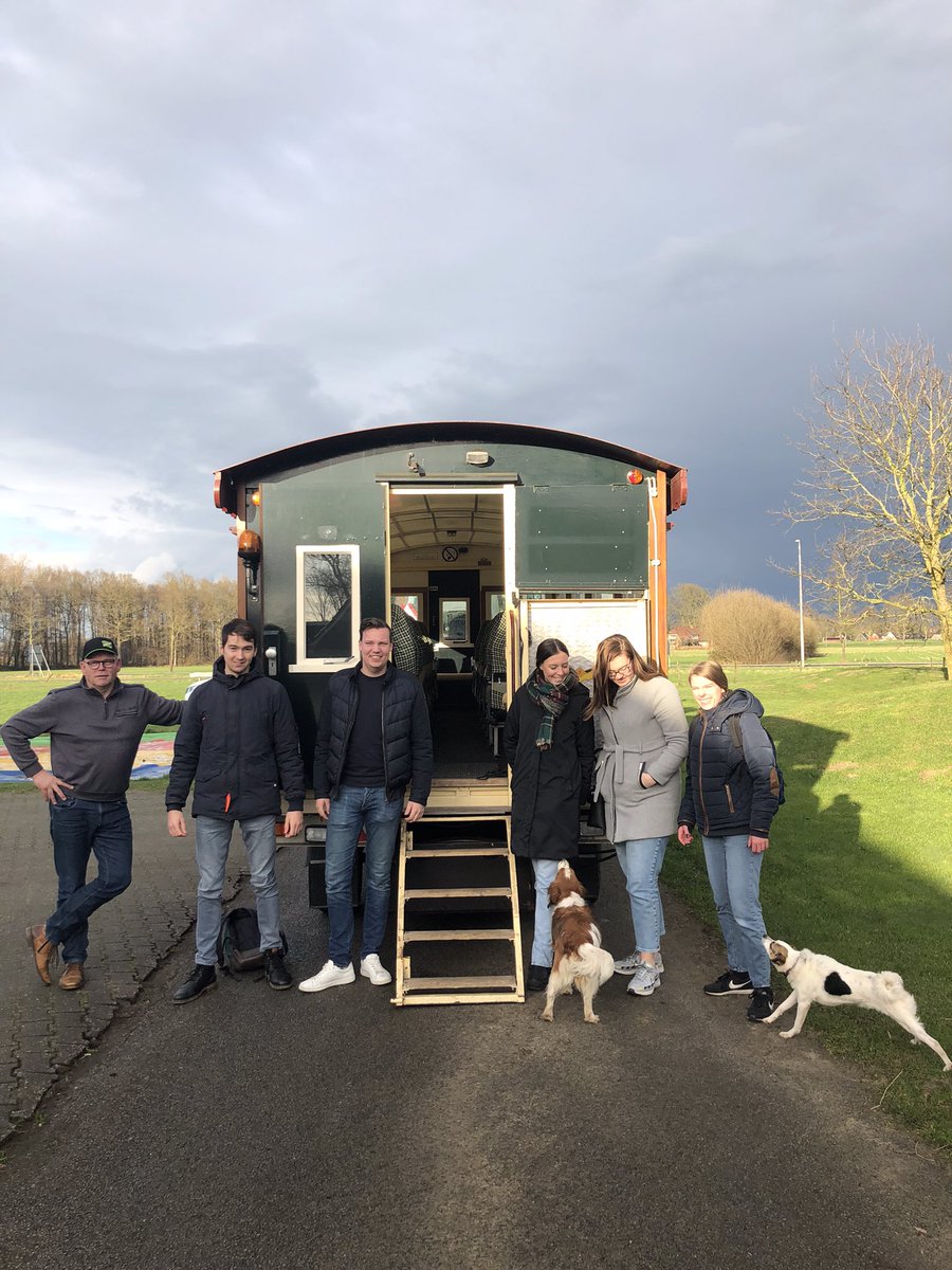En de tweede groep in ons leeratelier is ook van start!

Studenten uit verschillende studierichtingen <a href="/Saxion/">Hogeschool Saxion (inactief)</a> werken samen aan een opdracht van onze Proeftuin:
Wat voor plannen en initiatieven komen op ons gebied af en hoe kunnen bewoners door de bomen het bos weer gaan zien?!