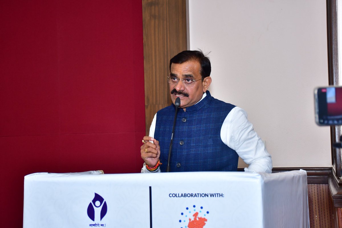 mudit_shejwar's tweet photo. Addressed the state conference organised by @rmponweb in association with @idea_mp on "Delivering Democracy-Reviewing the two decades of Narendra Modi as head of government" along with @vdsharmabjp @opsakhlecha @praveenthakral @jayvardhanjoshi https://t.co/aySUAWZdE8