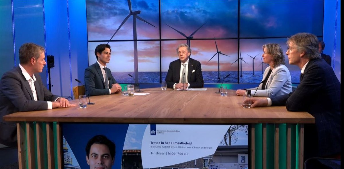 Bij het event 'Tempo in Klimaatbeleid' vraagt <a href="/EdNijpels/">Ed Nijpels</a>: Wat hebben waterschappen met energie? <a href="/DirkSiert/">Dirk-Siert Schoonman</a>: Wij werken aan de opwek van duurzame energie, omdat de energietransitie klimaatverandering moet stoppen &amp; dat maakt uiteindelijk het werk van de waterschappen makkelijker.