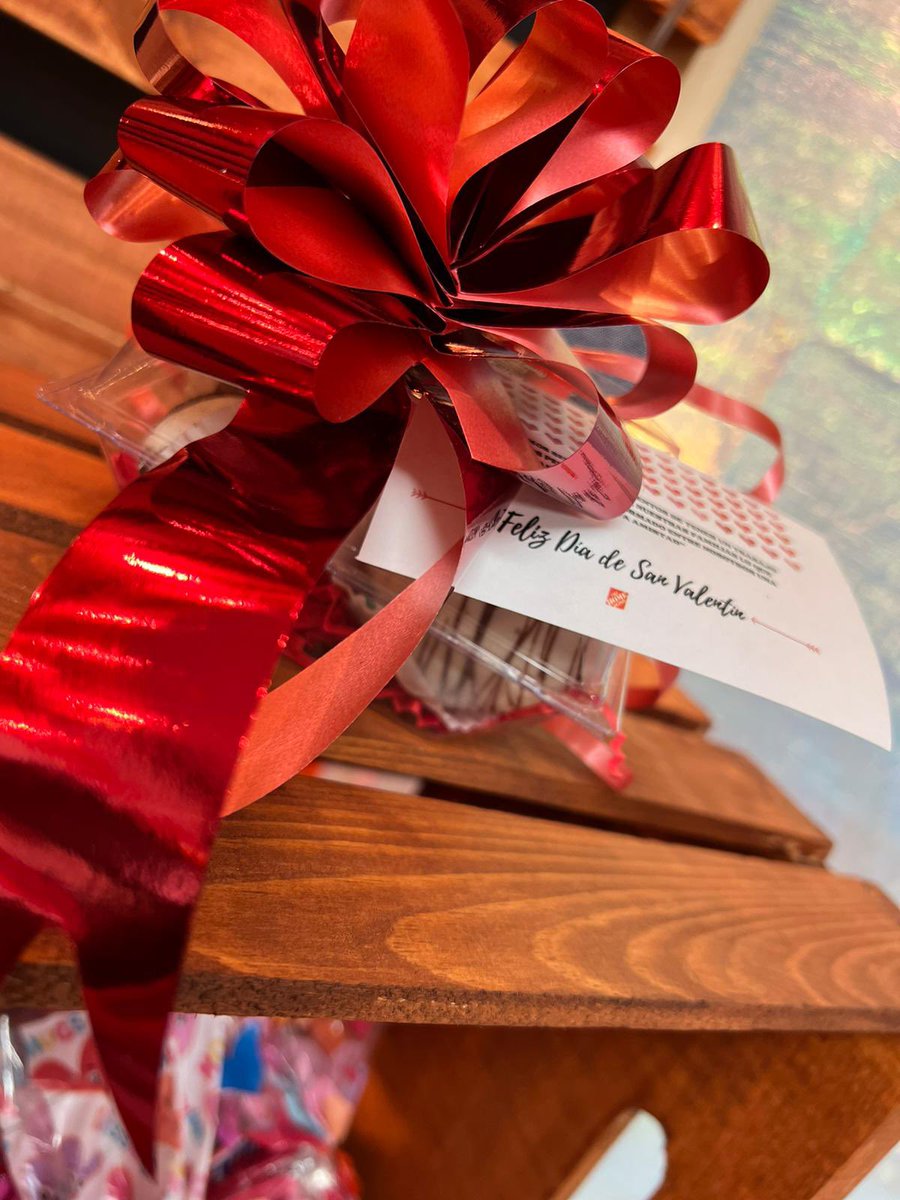 belmaryvelazque's tweet photo. Happy Valentine’s Day  ❤️❤️!!! To all our associates !! @Stephanie_MV0 @samueltorrespr @nannetteramire1 @colon_wil @rab562 @Alberto6402 @dannybasket https://t.co/x6RkmBa9QN
