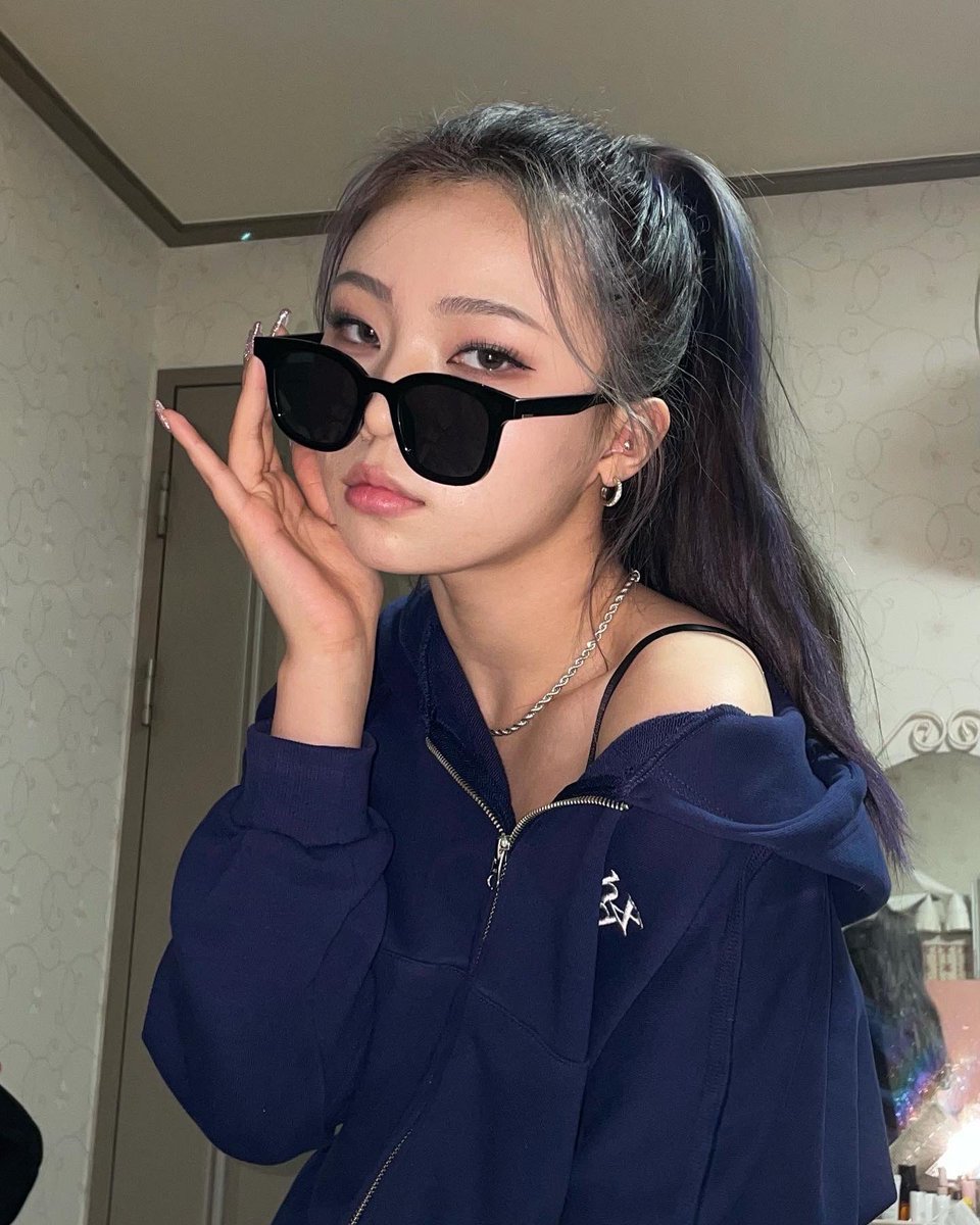 sharon_cat__'s tweet photo. 간지착용! 😎 https://t.co/ZzgwL4YNA0