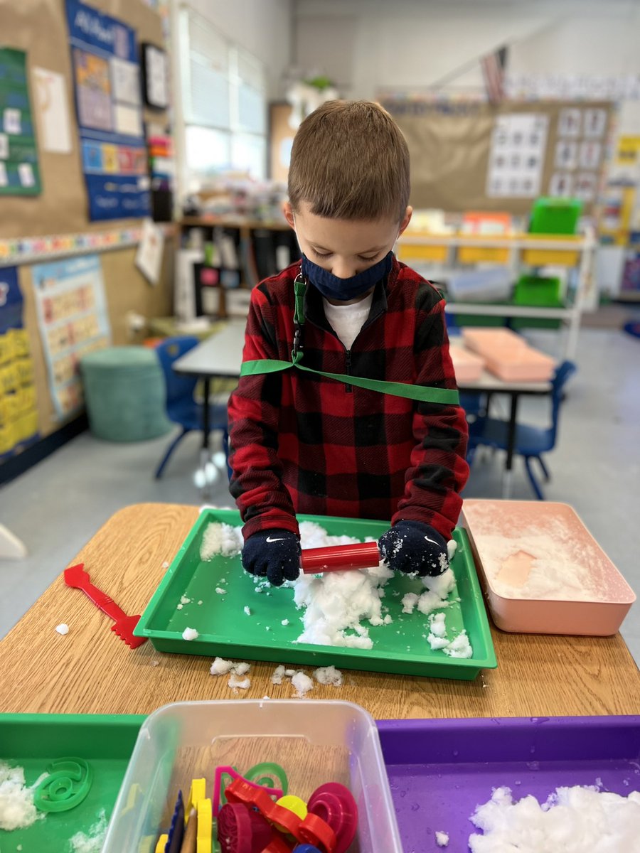 Snow much fun on a Monday ❄️☃️