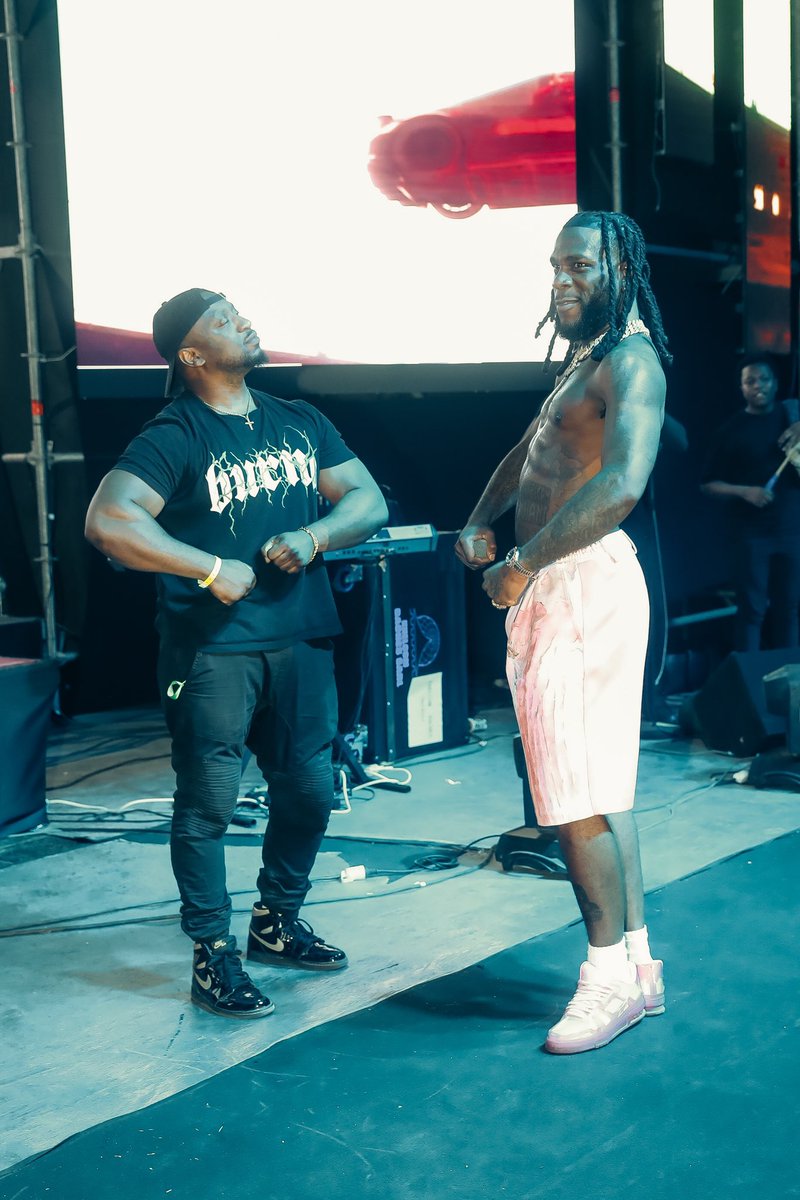 burnaboy's tweet photo. Jërëjëf SENEGAL!! 🖤🇸🇳🖤 https://t.co/t9JX857QpP