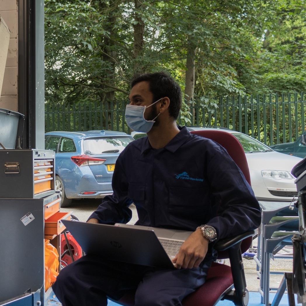 OPPORTUNITY: Electric Vehicle (EV) 🔋research. Now leading the team's efforts to transit to EV, Rikesh is looking for capable students to progress in the planning and design of the unit. Interest candidates send CV to getmore@fullblueracing.co.uk
#cambridge #fullblueracing