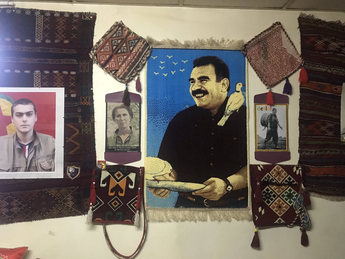 Komplo süreci baştan sona kadar İsrail-ABD-AB ve çözülmüş bir Sovyet Rusya tarafından yaratılmıştır. Suriye, Yunanistan ve Türkiye hükümetlerinin komplodaki rolü ise ikinci el bürokratik hizmetlerden öteye gitmez. Abdullah Öcalan
#FreeOcalanNow