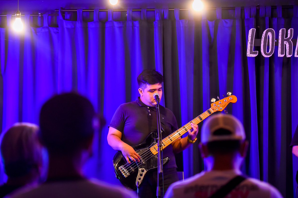 wiseband_'s tweet photo. Perform di @studiolokasi ..thanks for Studio Lokasi memberi peluang pada Wise berkarya disini, insya allah kita jumpa lagi ok 🔥
📸 Fazz Jaffar
#WiseBand
#MenentangSiDurjana https://t.co/TCCIxlLSid