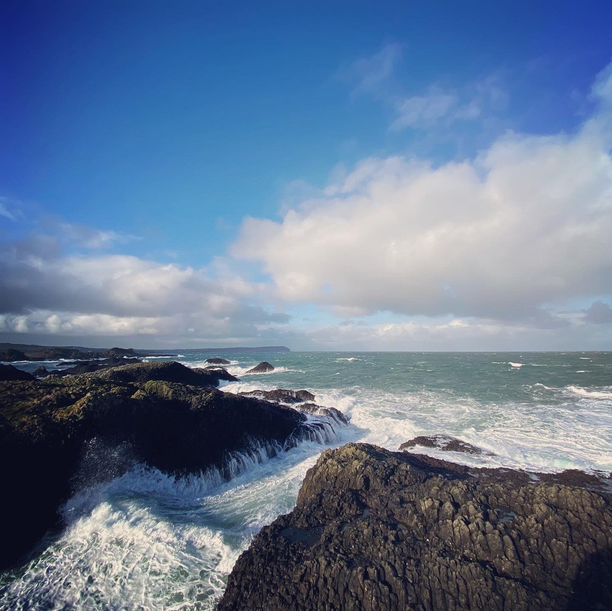 _mloughan's tweet photo. Change of scene to get the steps up today 🌊🏖🛶 good for the soul 🥰! #LITGetsMoving #BallintoyHarbour #MussendenTemple #BenoneStrand #LoughanMarina https://t.co/D3OZZTVHHk