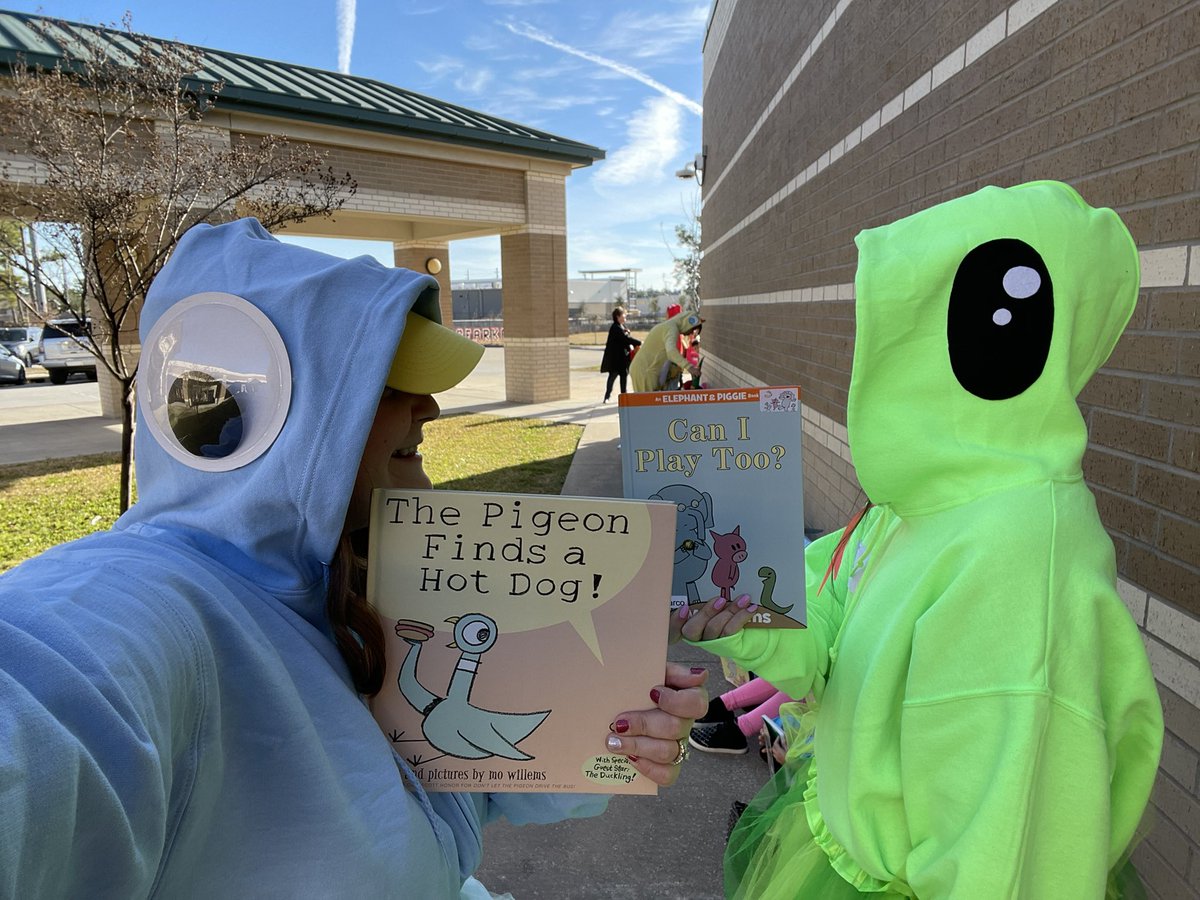 MrsMiller3rd's tweet photo. Storybook Parade 2022! @BlackBearkats https://t.co/9MBNYAyTdV