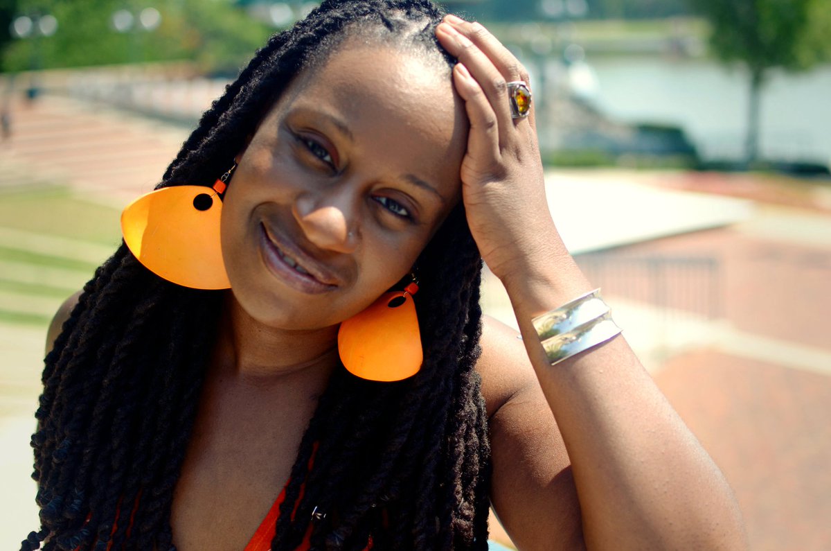 The Black Writer's Studio podcast with B. Sharise Moore (@sharise_b) dropped yesterday! Listen/watch via YouTube or listen at anchor.fm/blackwritersst…. She talks about her new book ft. writers like <a href="/TananariveDue/">@tananarivedue.bsky.social</a> and her remarkable journey that led to getting her agent.