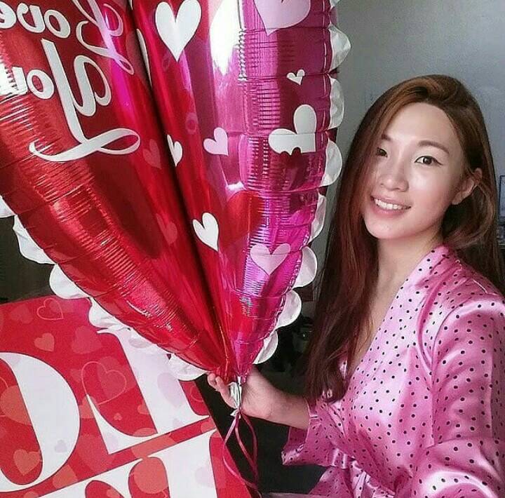 Kimsooklucy's tweet photo. Happy Valentine's day 💕💕🌹 https://t.co/Z1hzjfzluA