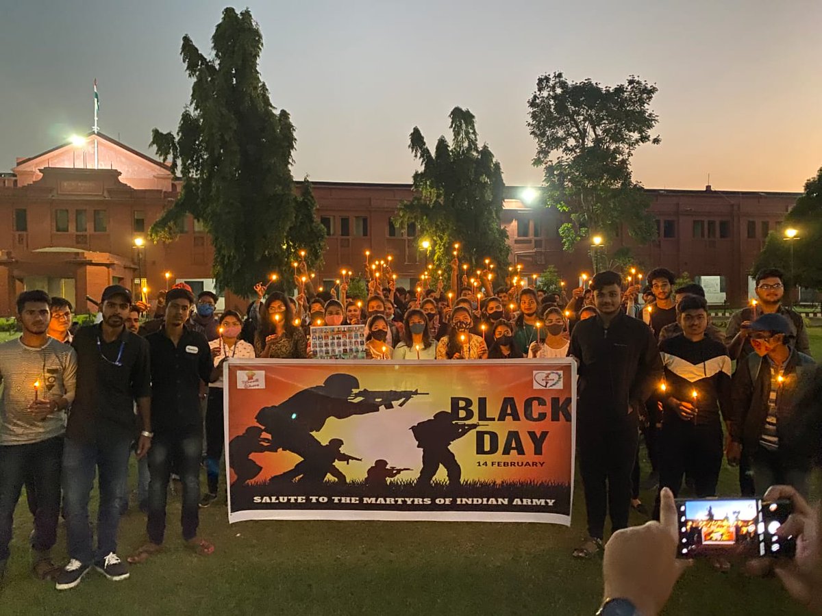 MukeshLENKA1's tweet photo. Today we paid tribute to the 40 CRPF soldiers martyred in the #PulwamaAttack on 14th February 2019 through a Candle March in Ravenshaw University and College Square. We'll never forget the sacrifice.......
#BlackDayForIndia 
#IndianArmyPeoplesArmy https://t.co/XBaB2OzA3O