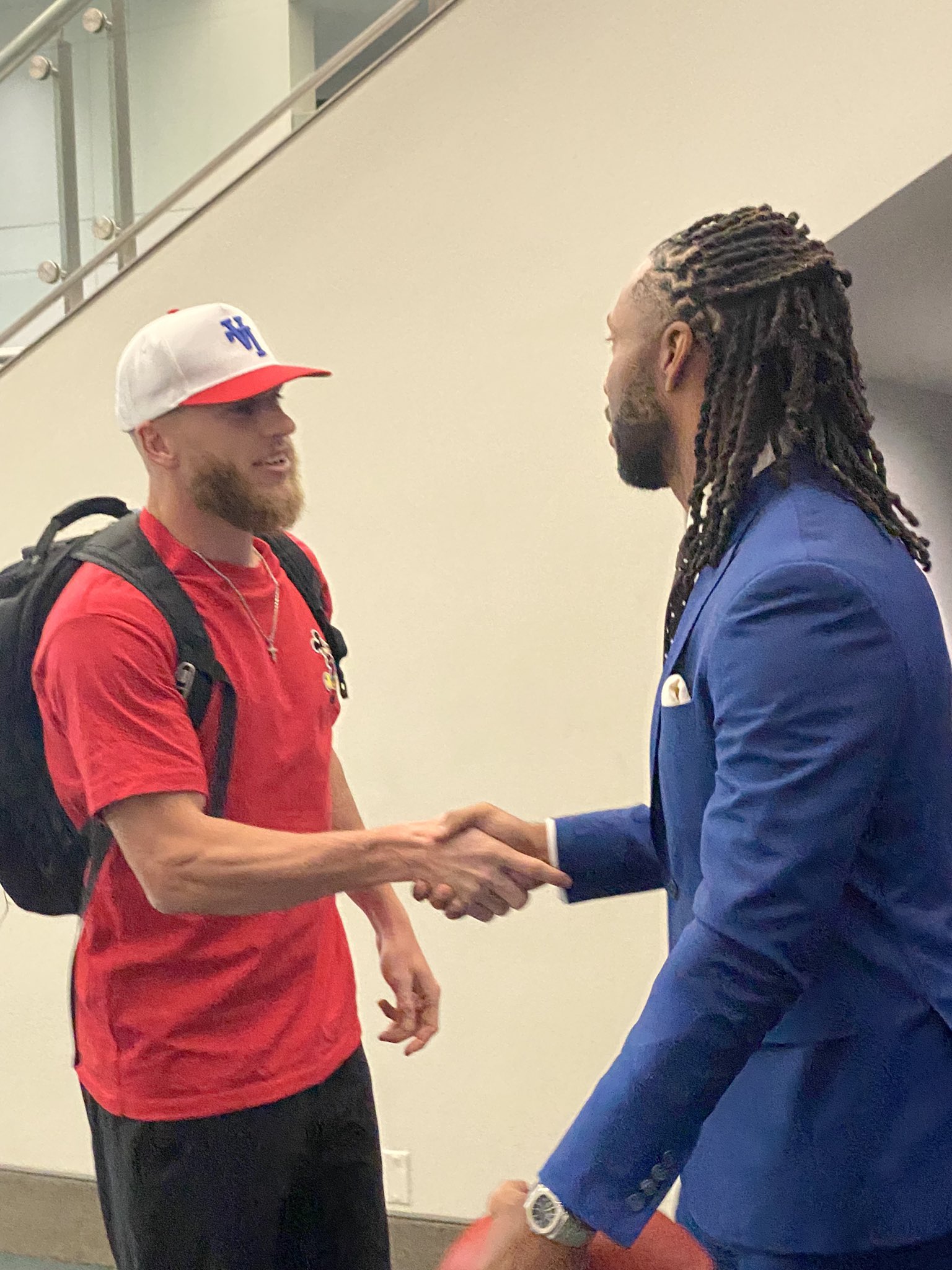 Larry Fitzgerald on Twitter: “Ran into this legend. Congratulations on
