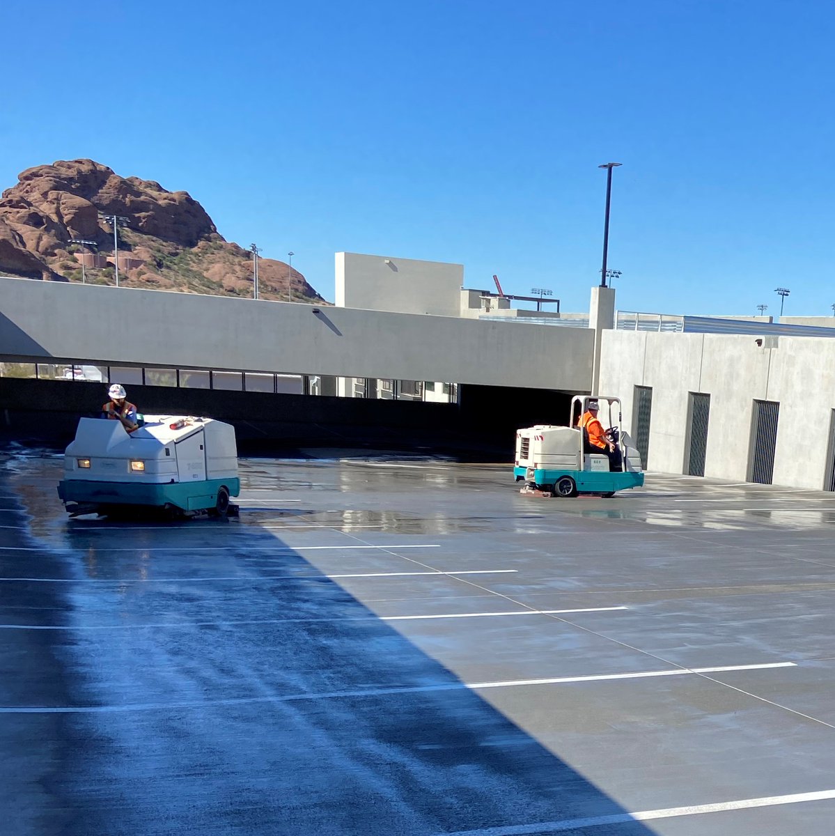 acsazinc's tweet photo. Recap of parking garage cleaning services performed last week at new apartment complex in Scottsdale, AZ. #acsazinc #acs #asap #clean #cleaning #construction #contractor #subcontractor #arizona #pressurewashing #sweeping #sweep #scrubbing #scrub #detail #work #dirtyjobs https://t.co/7k4zzuWv6Z