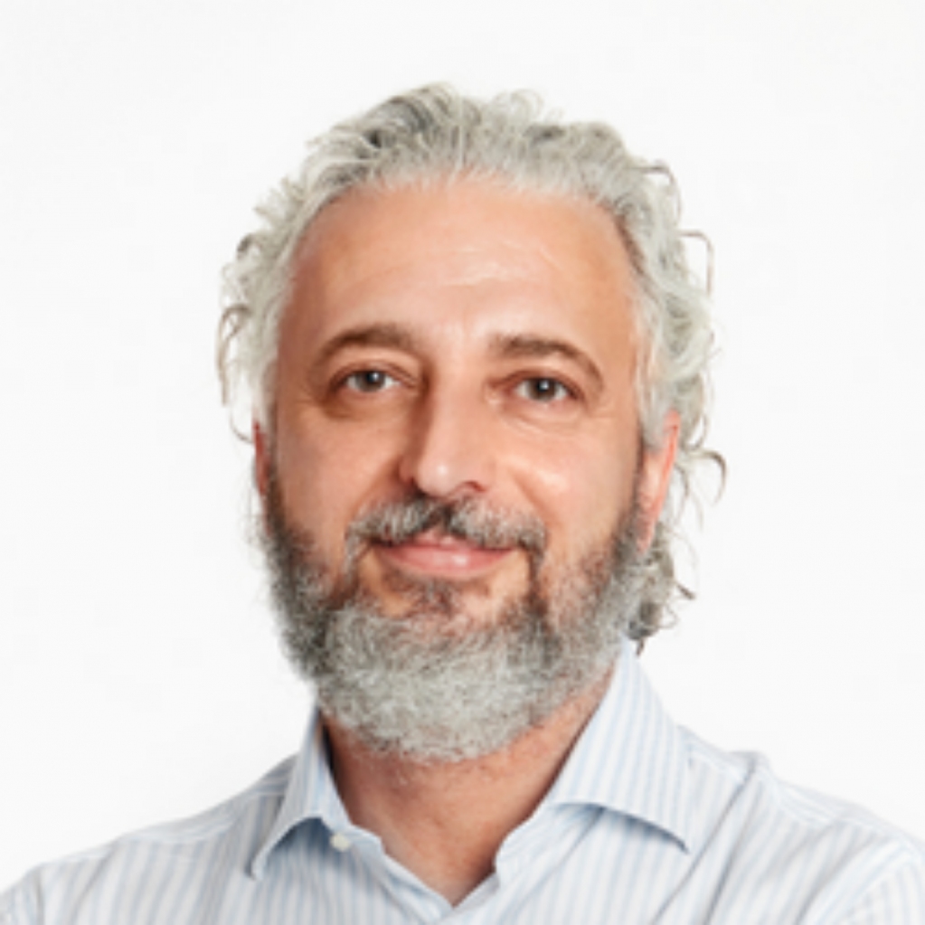 "Togliere del cemento e mettere del verde, verde inteso come bellezza da condividere e manutenere, a partire da un lavoro importante e continuativo, quello delle persone coinvolte nel progetto." Riccardo Belli, fondatore di i.e.s. SpA 

➡it.lita.co/it/projects/31…