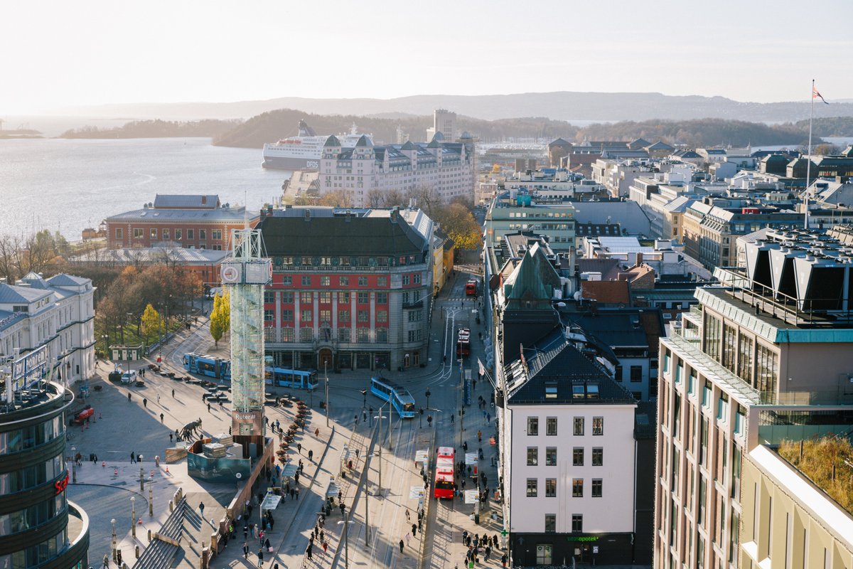 Ruter's tweet photo. Nå kan du reise så mye du vil med buss, båt, trikk og T-bane igjen🥳🤗 Hvor skal du reise? 
Husk at du kan planlegge reisen og kjøpe billett i Ruter-appen. Velkommen om bord! 
https://t.co/pOR3I3tRaQ https://t.co/YspwPC9m8k