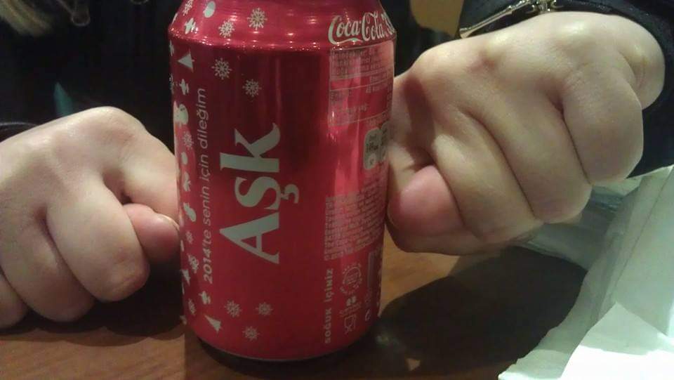 Al sana aşk.
#SevgililerGünü