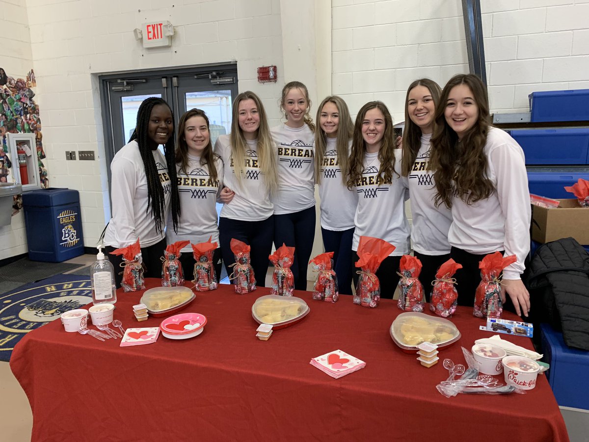 palmer_eric's tweet photo. Celebrating Valentine’s Day with these awesome ladies!… then headed to Chattanooga to take on the Irish of Notre Dame! Game time tonight 6 PM

Go Lady Eagles! https://t.co/b6MwZx41tR