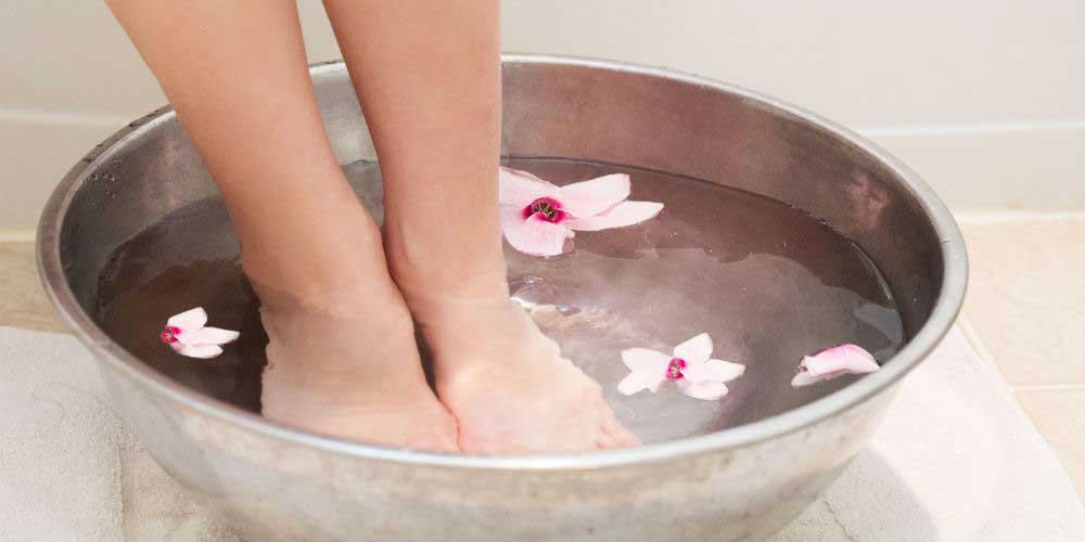 AltaFoot's tweet photo. Are your feet feeling the love today with a cozy pair of socks or a trip to the spa? Watch for these common toenail problems. https://t.co/dq9Q4TaVqf

#AltaRidgeFootSpecialists #MarsHillsNC #BooneNC #SprucePineNC #ValentinesDay #ToenailProblems https://t.co/KwFrW43wRS